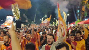 Galatasaray'ın Şampiyonluk Coşkusu Yalova Sokaklarına Taştı