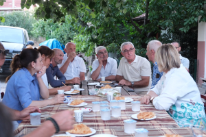 Yasemin Fazlaca Köy Köy Gezerek Sorunları Dinliyor