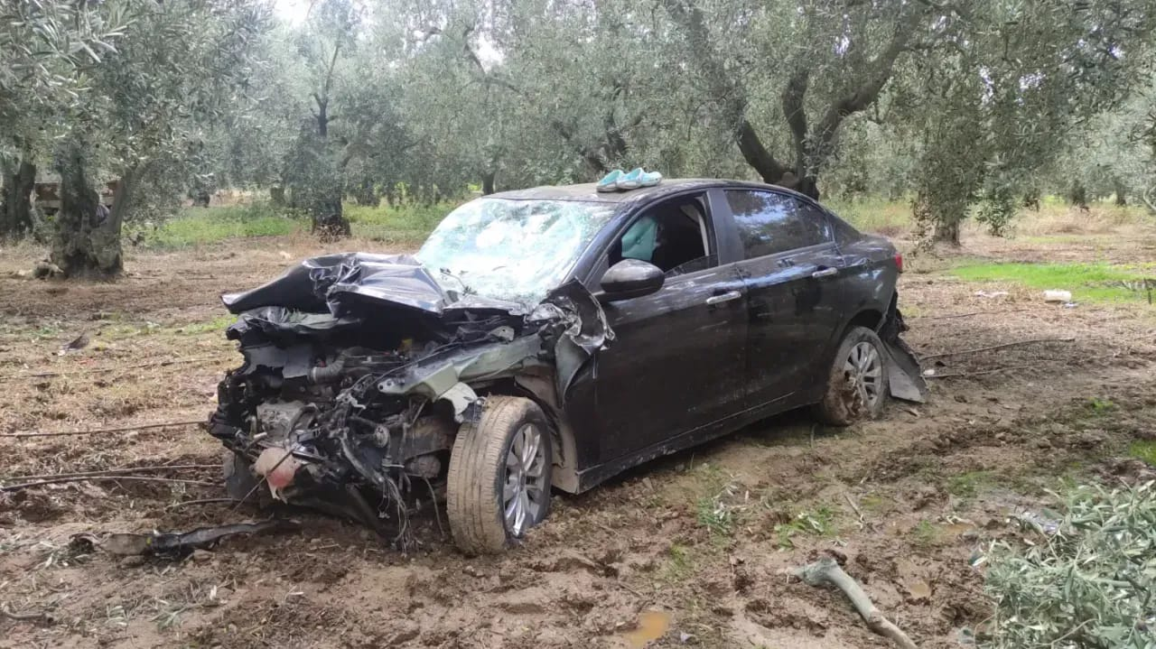 Yalova Plakalı Araç Hurdaya Döndü, Sürücü Yaralandı