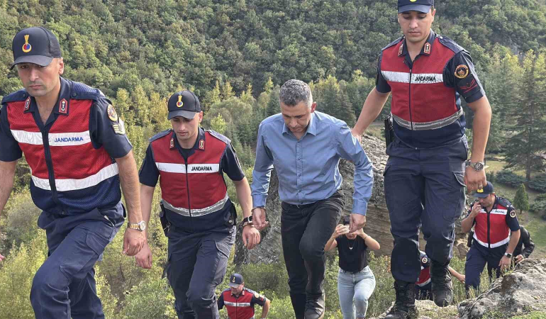 EŞİNİ UÇURUMDAN ATTI MÜEBBET ALDI!