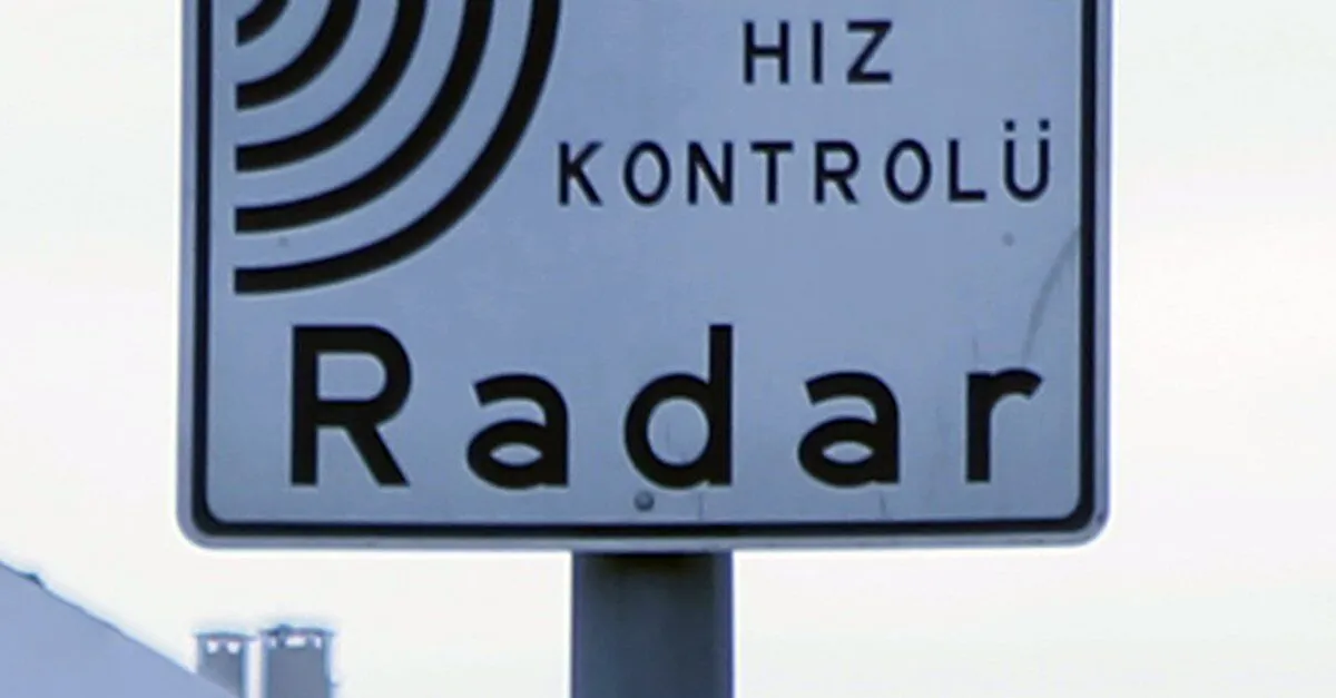 Trafikte Hız Kontrolü: Radar Uyarı Tabelalarının Önemi